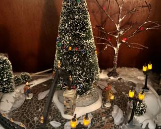 DEPT 56 SKATING ANIMATED SKATING RINK