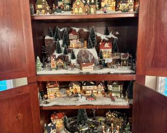 ARMORIE FULL OF DEPARTMENT 56