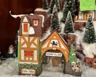 DICKENS VILLAGE DEPT 56