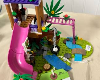 LEGO #41422 PANDA JUNGLE TREE HOUSE