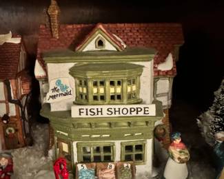 THE MERMAID FISH SHOPPE DEPT 56