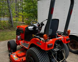 KUBOTA BX2230 TRACTOR WITH EXTRAS INCLUDING  LA211 QUICK ATTACH TRACTOR MOUNTED LOADED WITH FRONT LOADER (SEE OTHER PHOTOS)