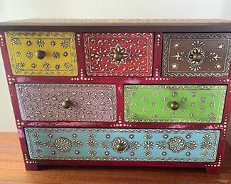 Jewelry box