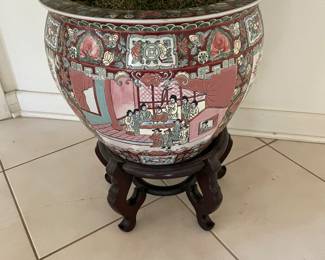 LARGE ORIENTAL POT