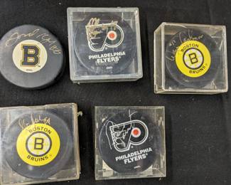Hockey Puck Lot - Bruins / Flyers