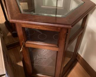 Hexagonal display table