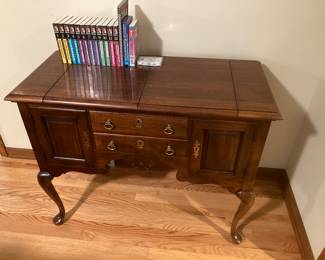 Top of this buffet opens to a large flat top