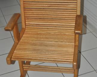 Fabulous Set of 4 Stephen Hynson Spindle Oak Wood Dining Chairs, 3 With Arms, 1 Armless.  (33.5"H x 23.25"W x 22"D)