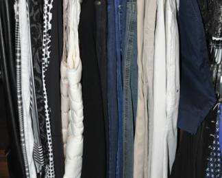 Great Selection of Women’s Sweaters Including Belford, Chicos, Greyland, Duna, Curio, Eileen Fisher and More!  Size Small- Medium. 