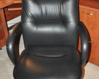Amazing Hon Allure 2090 Pillow Soft Executive Leather High Back Swivel/Tilt Chair with Casters.