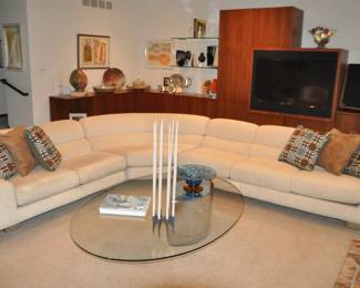 Bassett Furniture Company for Gorman's, Three Piece Sectional with Six Cushion in a Lovely Cream and Chenille Upholstery in Excellent Condition, 135”w x 108”w  x 30”H x 36"D