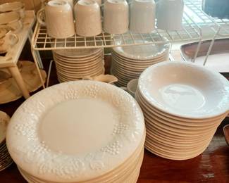 Gibson Four Seasons Service for 16