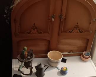 Antique Hoosier cabinet we have all the drawers but2 need repair