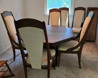 Matching MCM Dining Room Table w 6 chairs and leaves