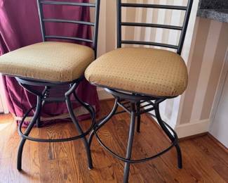 4 BAR STOOLS
