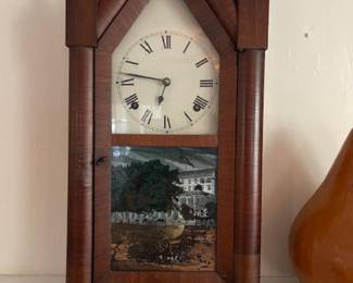 Antique mantle clock