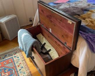 Blanket chest with padded seat