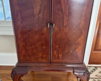 Cute American of Martinsville Bar Cabinet Limited Edition