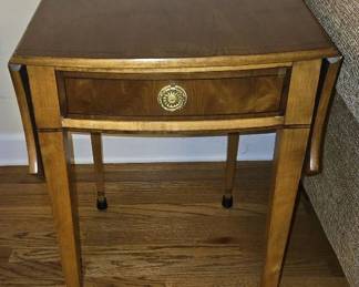 Vintage Federal Style Drop Leaf Side Table