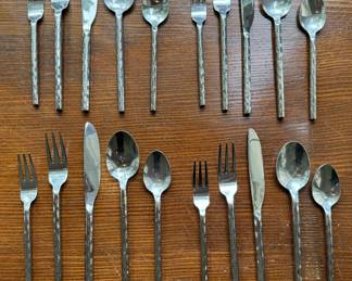 Set of 4 Pier One Imports 5 Piece Flatware Table Settings