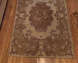 Small Sisilia Throw Rug