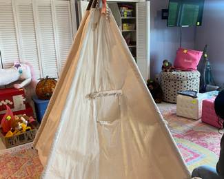 Child’s large play tent. Cute roll up side window. 