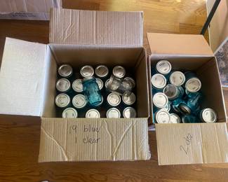 Almost 4 dozen jars and lids. New. 