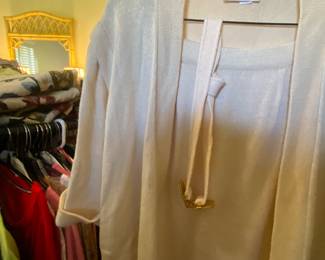 St. John 2 piece set and matching belt. MINT!