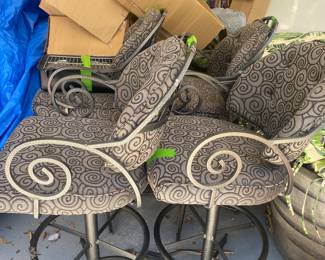 Set of 4 bar stools and cushions. 