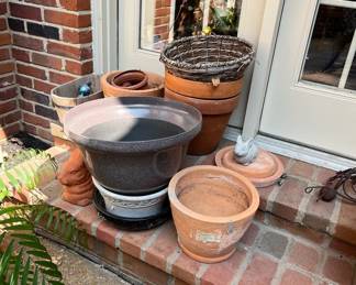 FLOWER POTS