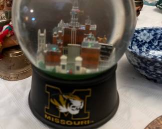 MU SNOW GLOBE