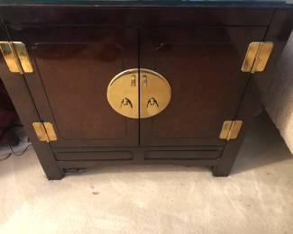 PAIR OF NIGHTSTANDS THAT IS PART OF BEDROOM SET