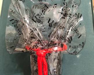 MUSICAL VASE
