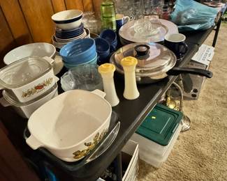 Corning ware/ kitchen items 