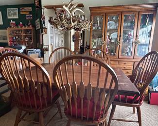 Bassett Dining Room Set includes 6 Windsor chairs, 2 leaves, pads, 2 extra folding chairs, hutch and small server