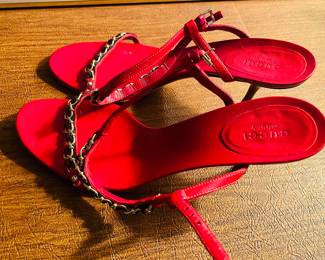 Gucci 8 1/2 kitten heel 