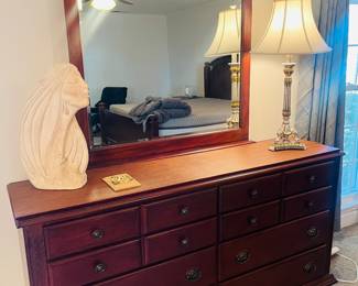 8 drawer dresser with mirror 