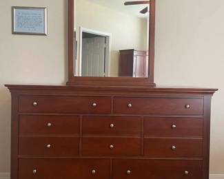 003 Thomasville Bridges 2.0 Collection 64 Inch 7 Drawer Dresser With Vertical Mirror
