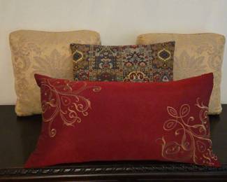 Gorgeous Set Of Bedroom Throw Pillows