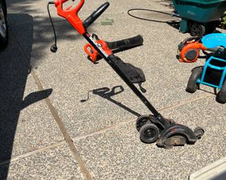 Black & Decker electric edger
