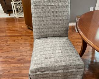 End chair for dining set