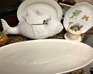 Fish dishes & tureen