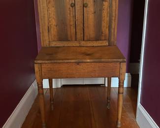 Early American Pine Plantation Desk