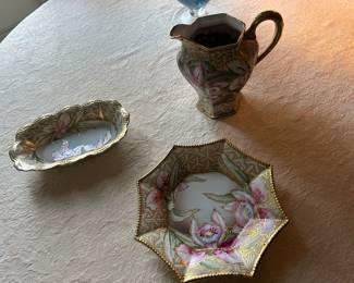 Stunning Nippon Hand Painted Gold Moriage 