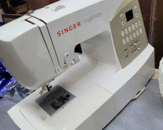 Singer Sewing Machine 