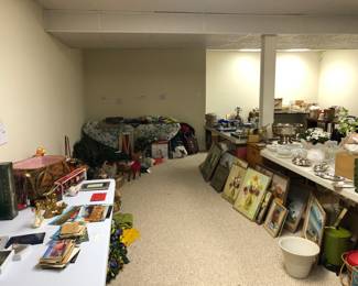 Paintings , home decor. 