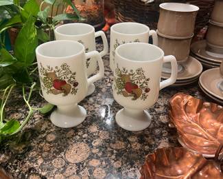 Set of 4 vintage coffee cups
