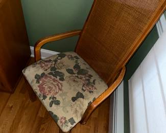 Rattan diningroom chairs, nice condition