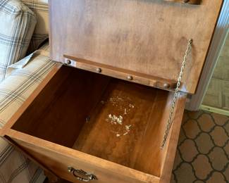 #31	Wood Lift-up Top Magazine Table - 19x27x25	 $35.00 

