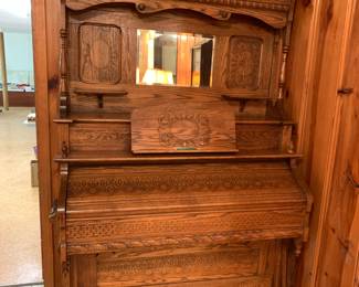 #67	Farrand Pump organ oak w/Hutch Top - You Move NO HELP	 $30.00 
